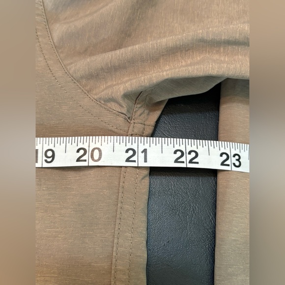 Swiss Tech Dove Button-Up Shirt size Small - Picture 11 of 13